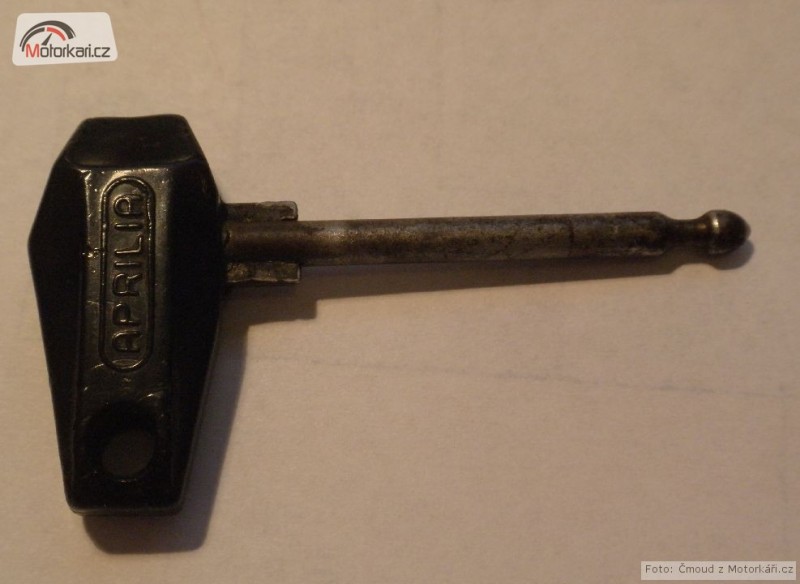 388623_apriliaklek.jpg (83.31 KiB) Zobrazeno 10308 krát 388623_apriliaklek.jpg